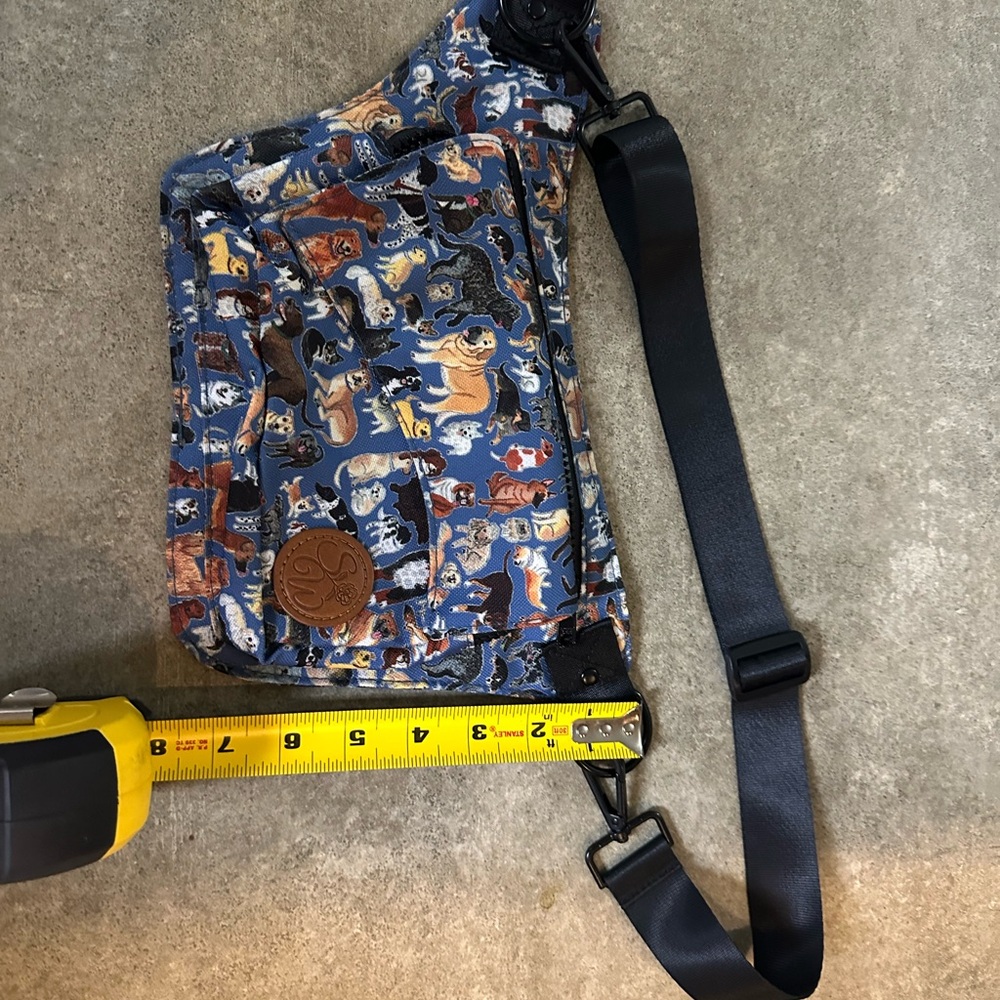 Stylish Dog Print Crossbody Bag in Blue - Picture 6 of 7